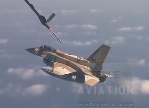 inside_f-16_refuelling2