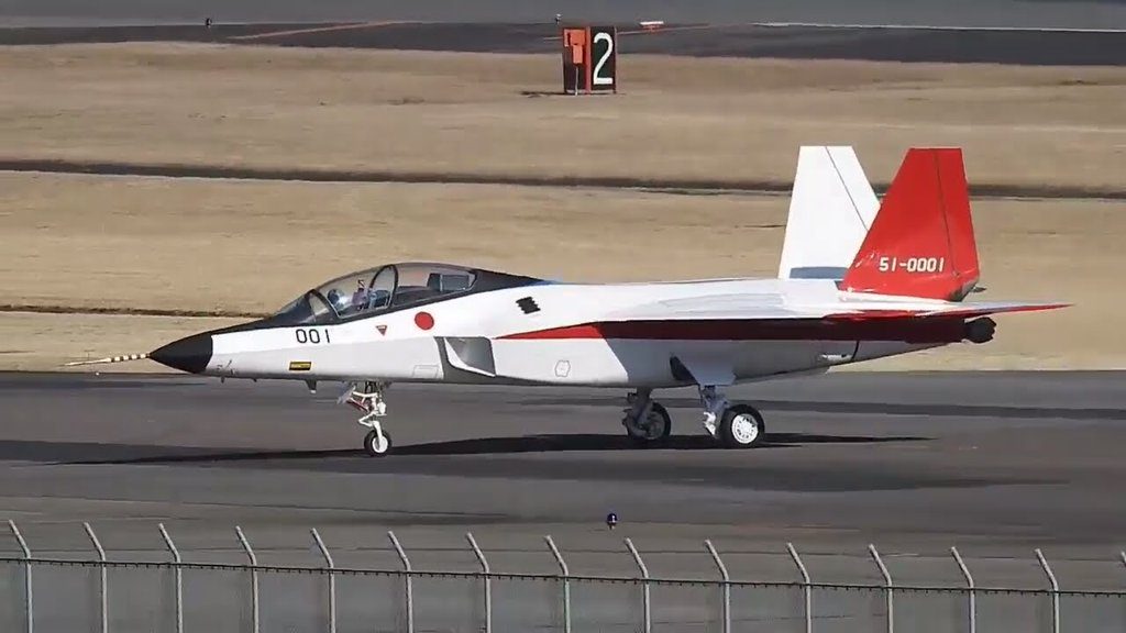 Japanese 5th generation fighter Mitsubishi X-2 Shinshin makes first flight