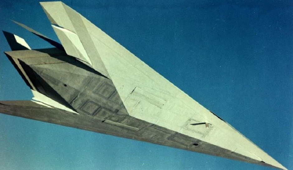 14 Stunning Pictures of Stealth Aircraft Around the World